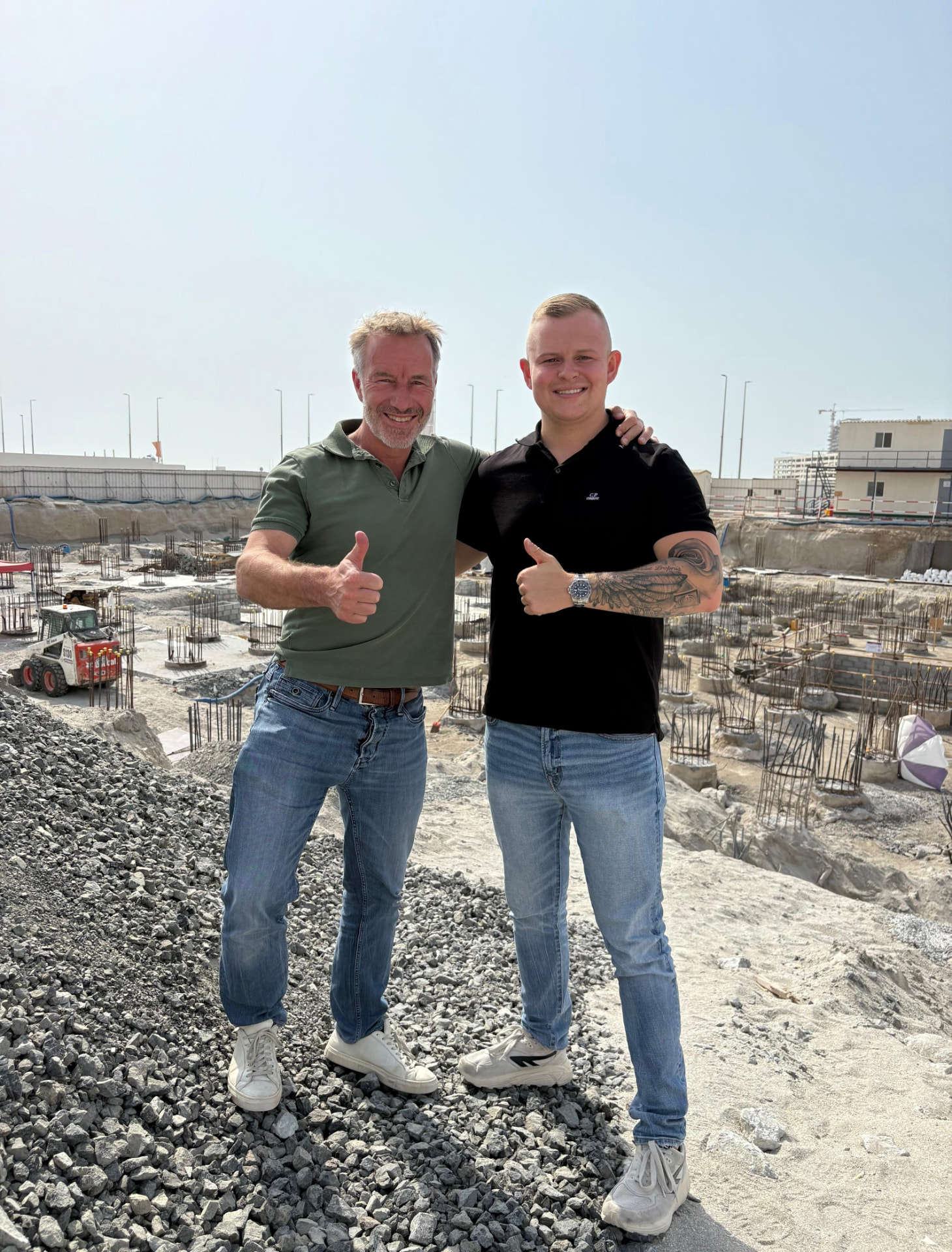 Cor Zuidema op een bouwplaats in Dubai